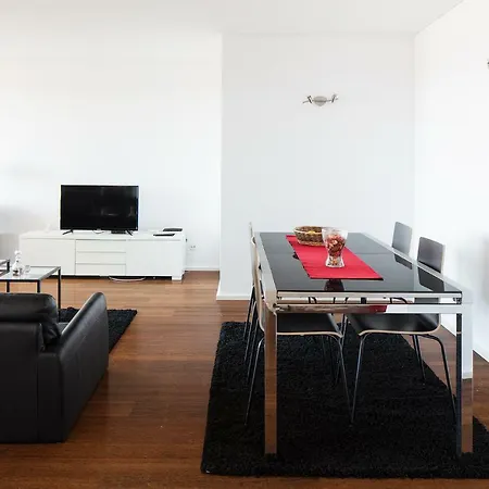 Apartmán Skyscraper Riverview With Indoor Pool *