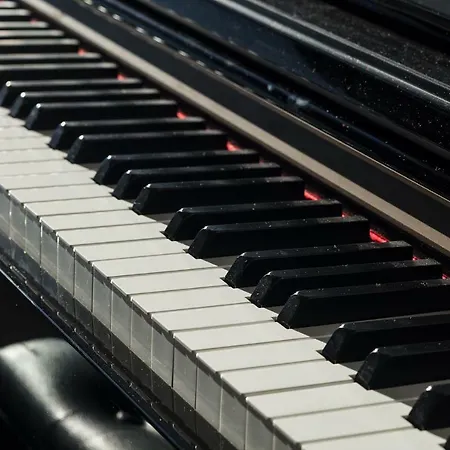 Skyscraper Riverview With Indoor Pool